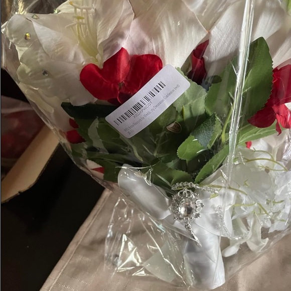 BNWT Iffo Calla Lilies Simulation Rose Bride Wedding Bouquet - Picture 3 of 7